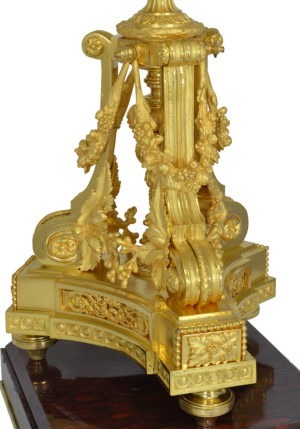 Imposant chandelier de table en bronze doré – Image 5