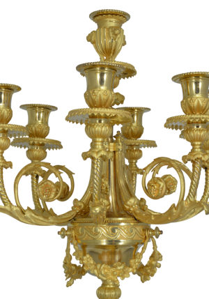 Imposant chandelier de table en bronze doré – Image 4