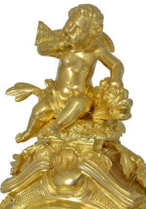 Pendule cartel en bronze doré à tête de dauphins – Bild 5