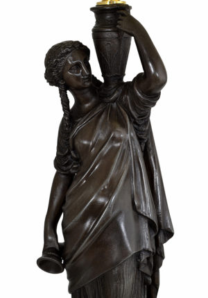 Paire de lampes aux vestales patiné et marbre rouge – Image 8