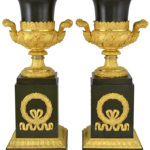Vases-Medicis-bronze-dore-au-mercure-et-patine.-Restauration-1820-3