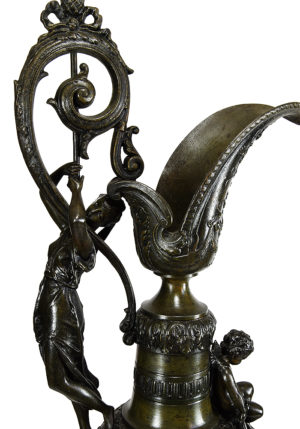 Grande paire d'aiguières en régule patiné XIXème – Image 5