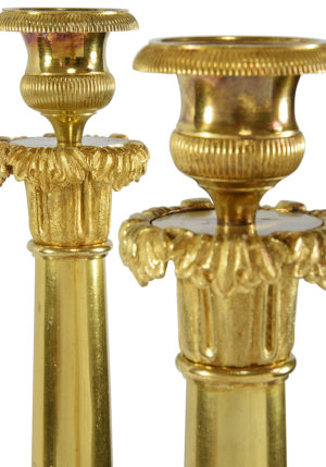 Paire de bougeoirs en bronze doré au mercure Charles X - Image 3