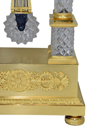 Pendule portique en bronze doré au mercure et cristal taillé – Image 7