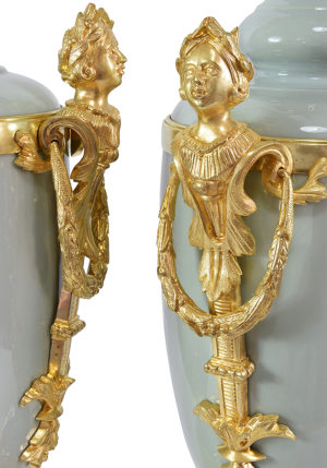Paire de lampes en porcelaine de céladon et bronze doré XIX ème – Image 5