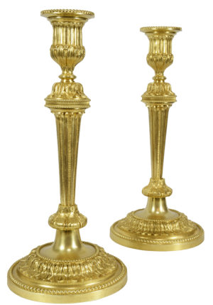 Paire de bougeoirs en bronze doré XIXème – Image 4