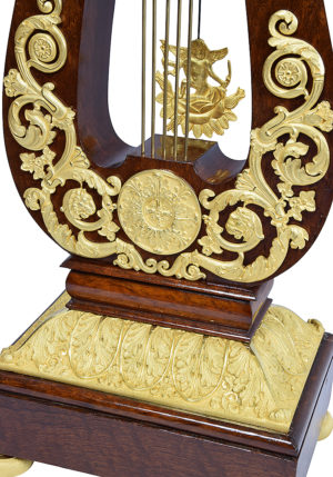 Pendule Lyre en acajou signé Ebéniste PIGNERET – Image 7