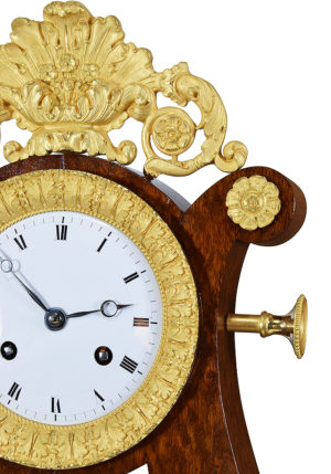 Pendule Lyre en acajou signé Ebéniste PIGNERET – Image 6