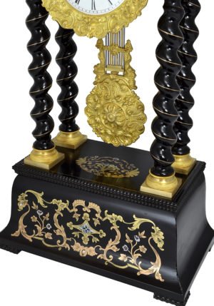 Grande pendule portique en marqueterie XIXème – Image 6