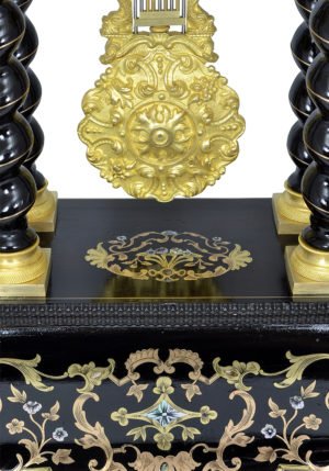 Grande pendule portique en marqueterie XIXème – Image 4