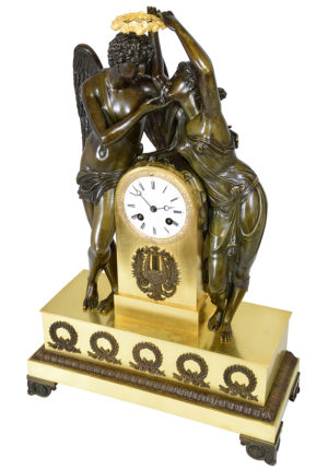 Pendule d'époque Empire "Psyché couronnant l'amour" – Image 3