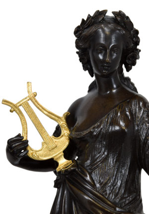 Paire de statuettes en bronze patiné Muses XIXème – Bild 5