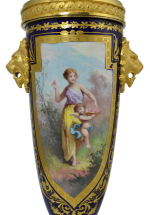 Paire de vases bougeoir en porcelaine et bronze doré – Image 3