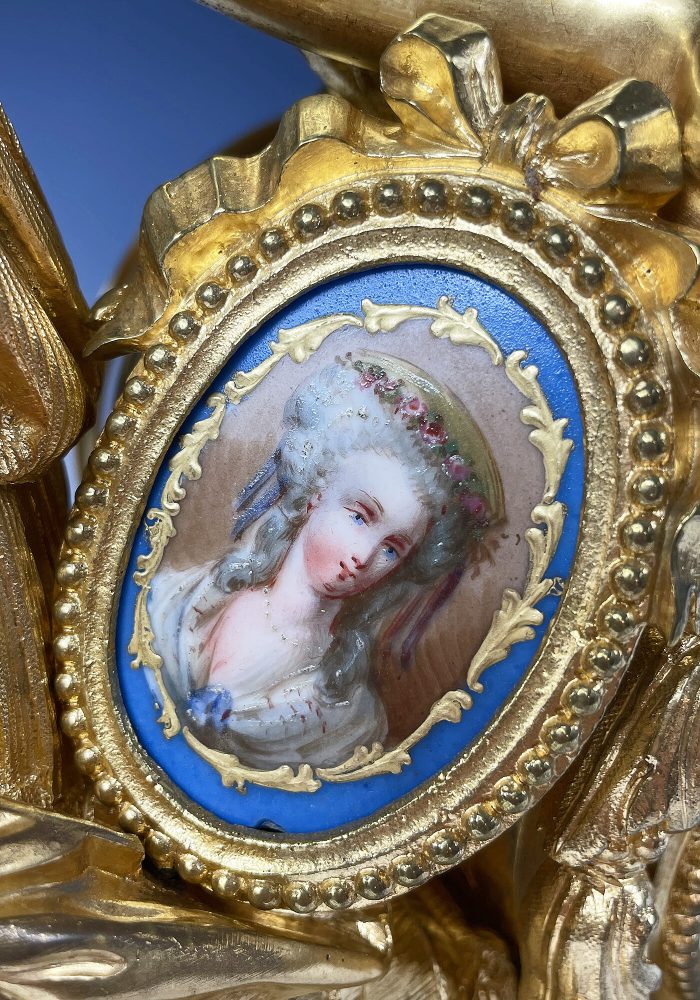 Pendule "Allégorie de la peinture" en bronze doré SCHMOLL PARIS - Image 7