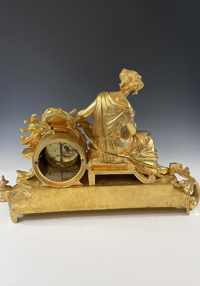 Pendule "Allégorie de la peinture" en bronze doré SCHMOLL PARIS - Image 8