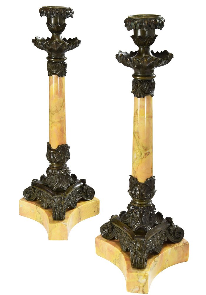 Paire de bougeoirs d'époque Restauration 1820