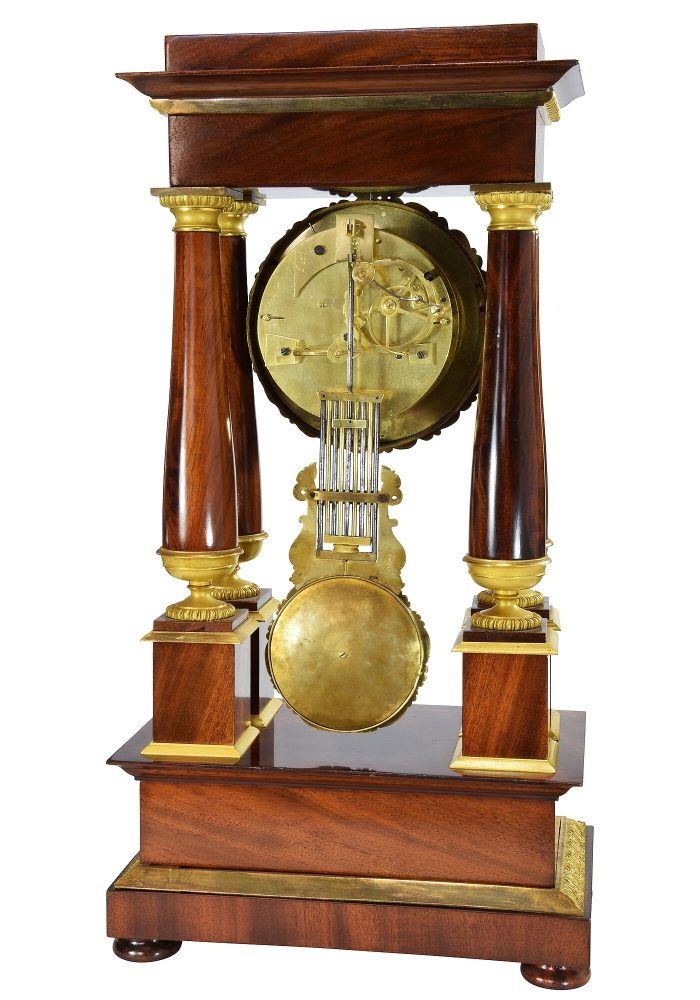 Pendule portique en acajou et bronze doré au mercure 1840 – Bild 7