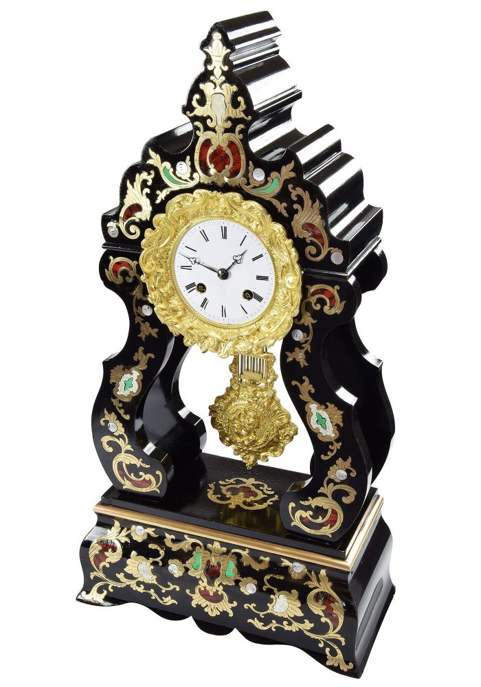 Pendule portique en marqueterie et laiton doré Napoléon III