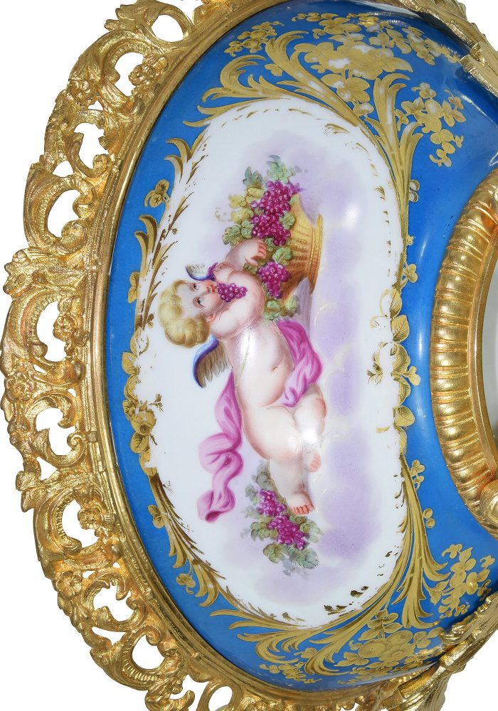 XL Coupe en porcelaine portée par des sirènes Napoléon III – Image 4