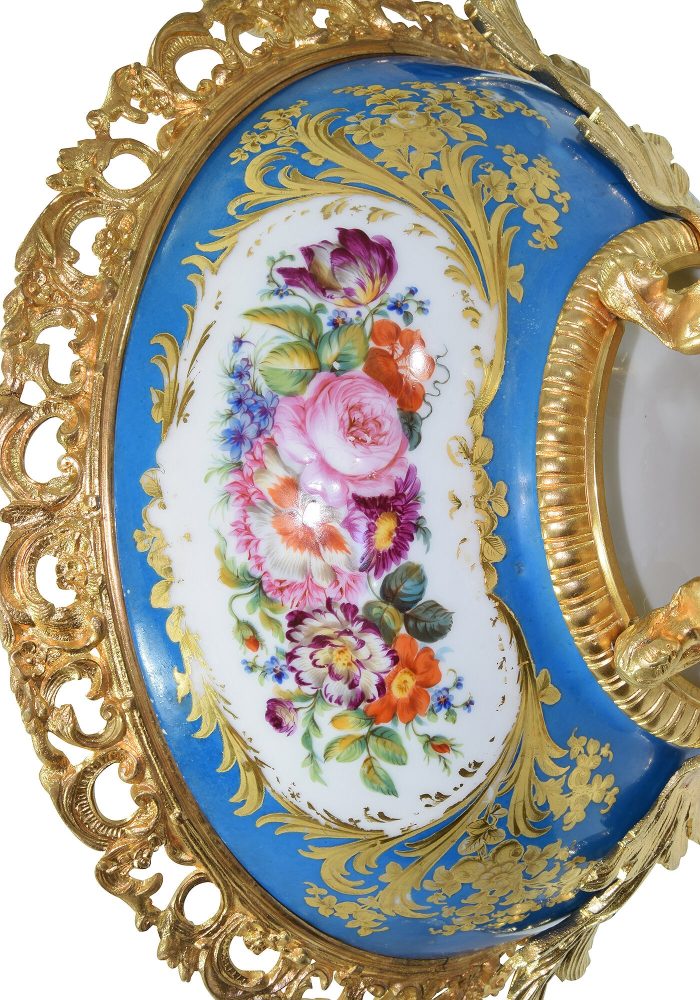 XL Coupe en porcelaine portée par des sirènes Napoléon III – Image 3