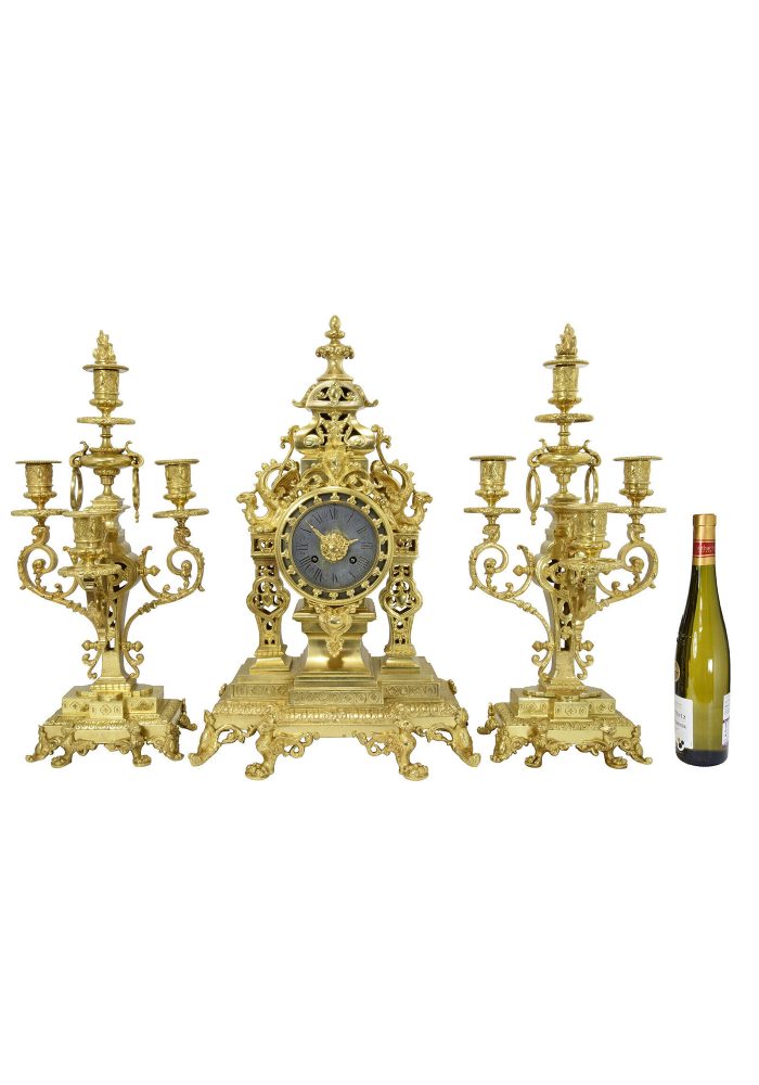 Pendule et chandeliers en bronze doré Néo-Classique