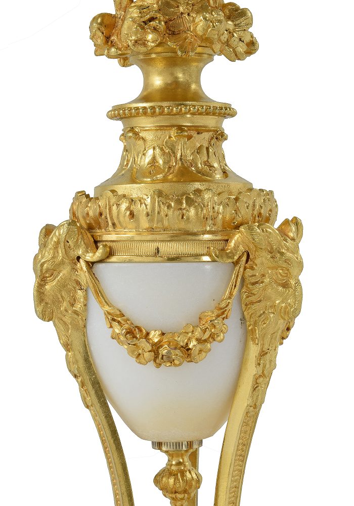 Paire de chandeliers en bouquet de fleurs style Louis XVI marbre et bronze – Bild 3