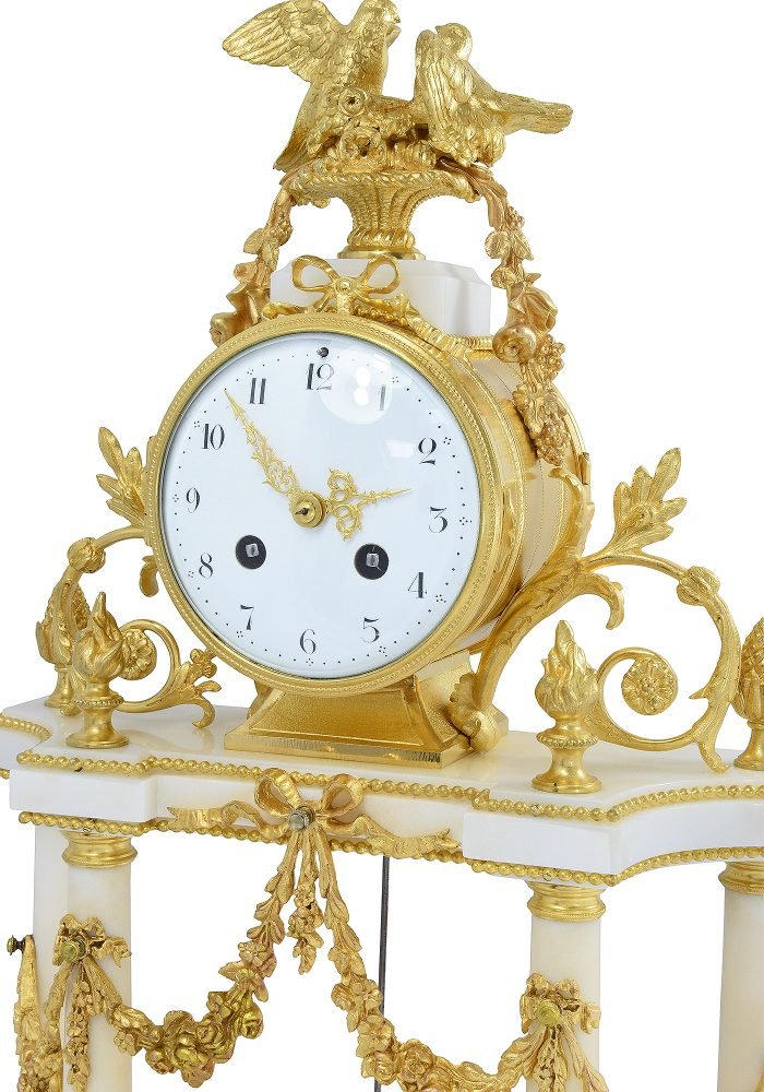 Pendule portique en marbre et bronze doré Napoléon III – Image 7