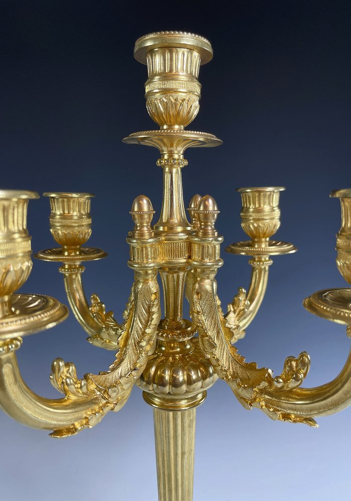 Paire de chandeliers en bronze doré Napoléon III - Image 4