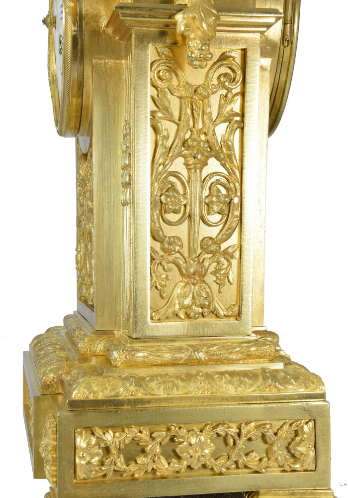 Pendule en bronze doré Napoléon III – Image 5