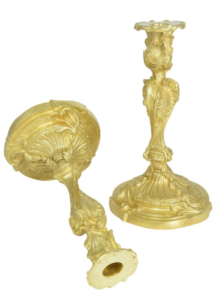 Paire de bougeoirs style Louis XV en bronze XIXème