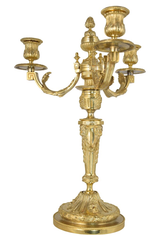 Paire de chandeliers à têtes de lion style Néoclassique