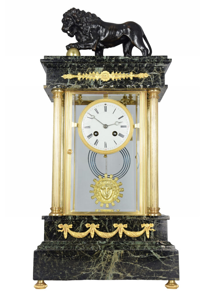 Pendule "Un lion puissant" de style Empire XIXème