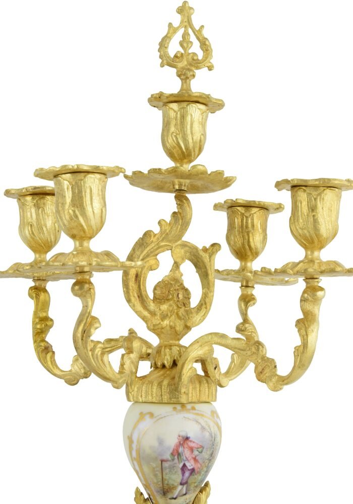 Pendule et chandeliers en bronze et porcelaine - Image 6