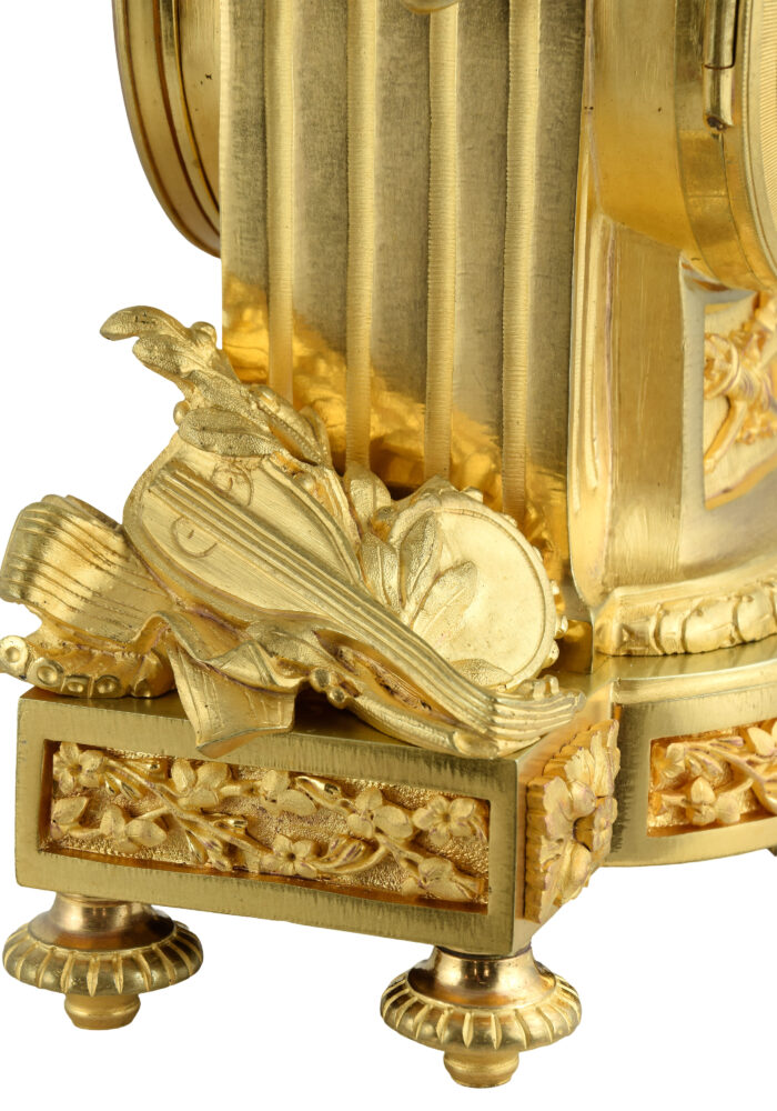 Pendule aux attributs de la musique, guerre et de la Paix – Image 6