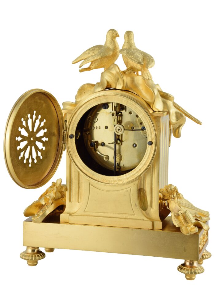 Pendule aux attributs de la musique, guerre et de la Paix – Image 9