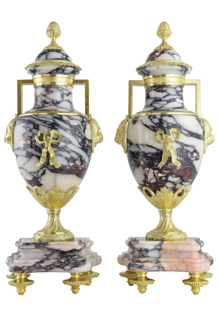 Paire de vases aux félins style Empire XIXème