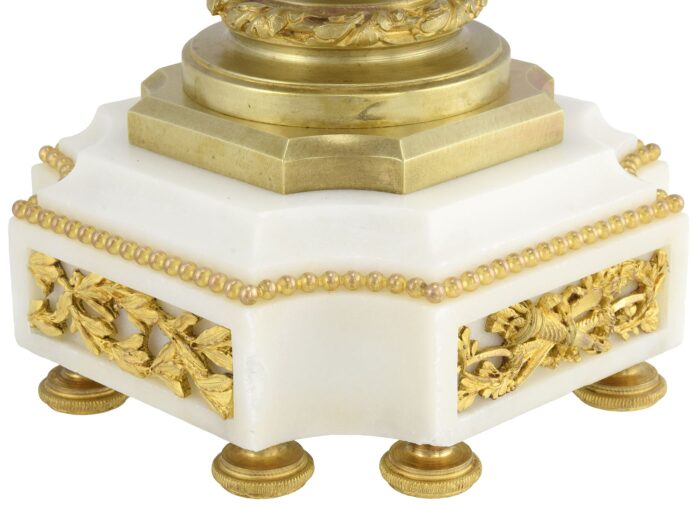 Paire de vases en marbre de carrare XIXème - Image 5