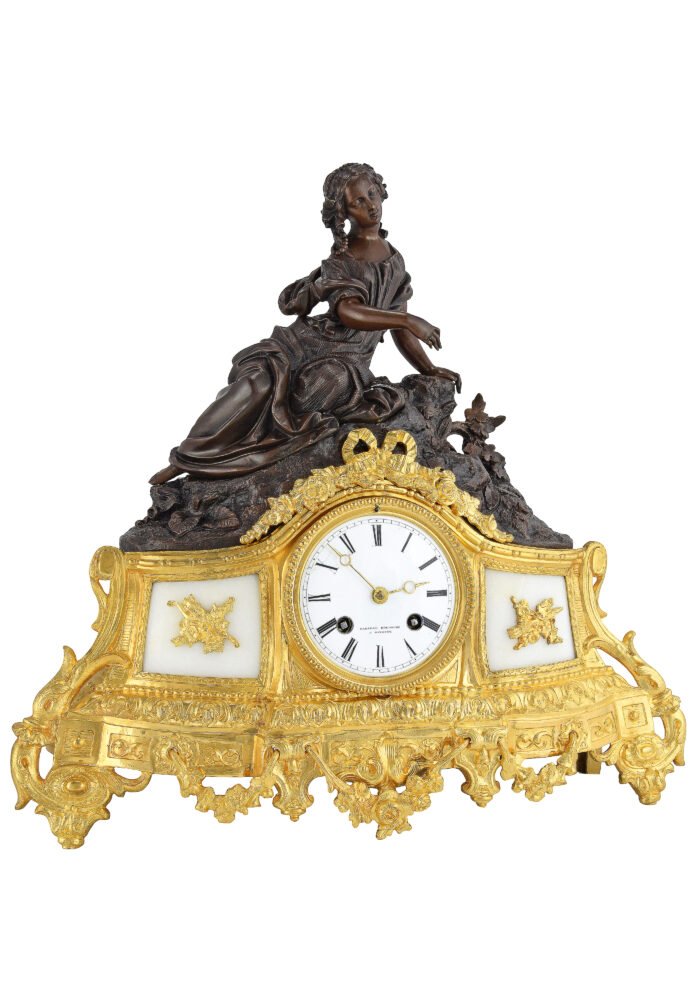 Pendule à figure féminine allégorique XIXème