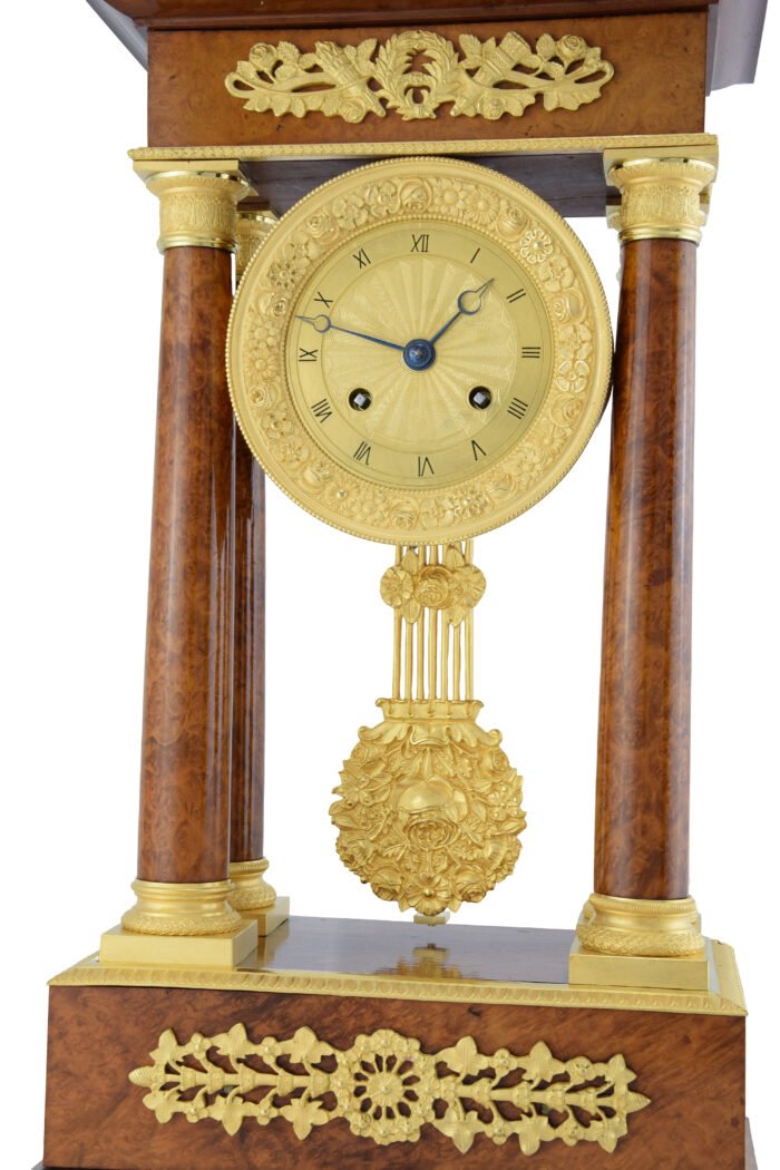 Pendule portique bois de loupe Charles X 1840 – Image 9