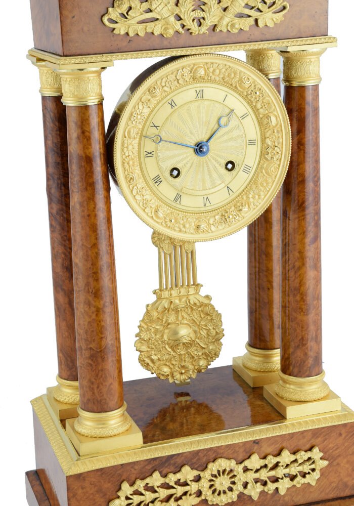 Pendule portique bois de loupe Charles X 1840 – Image 8