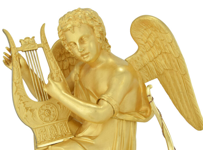 Pendule allégorique au putto musicien figurant l’Amour – Bild 10