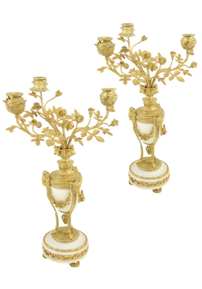 Paire de chandeliers en bouquet de fleurs