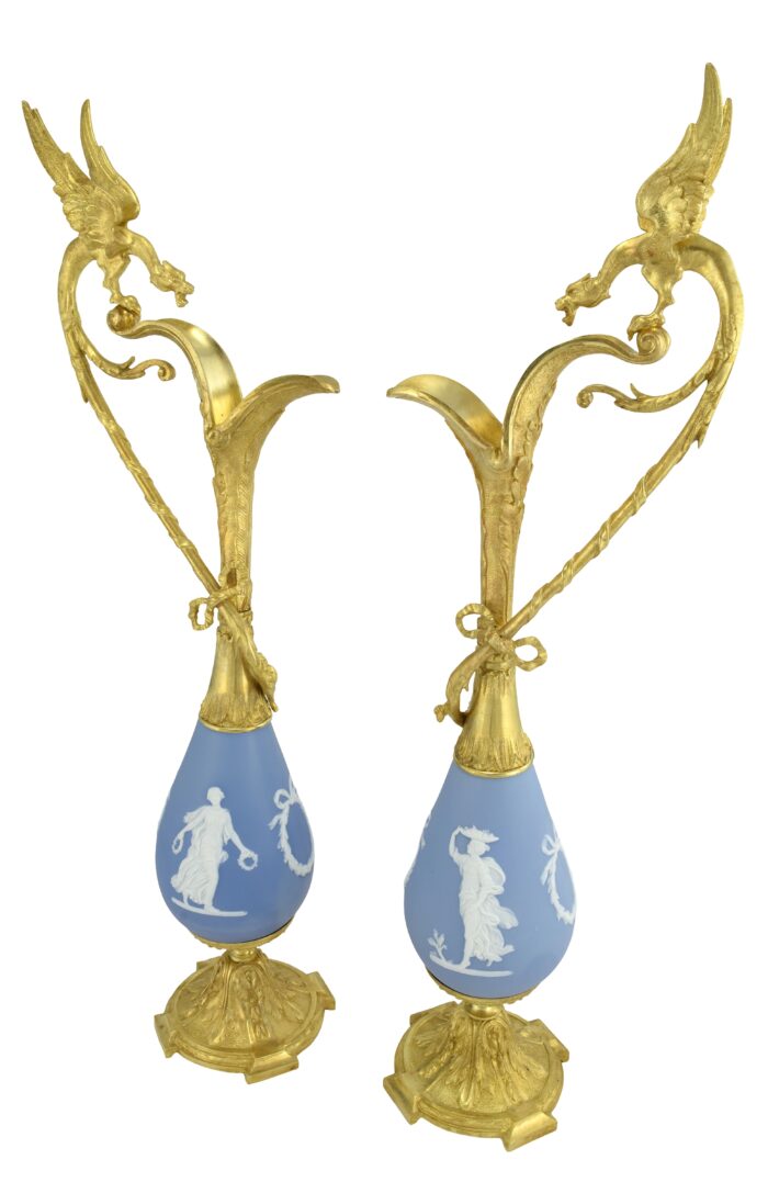 Grande paire d’aiguières 61cm Wedgwood et bronze doré – Image 3